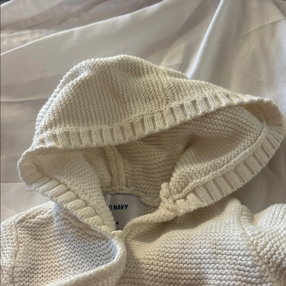 Children’s Old Navy Cream Knit Hooded Sweater 12-18 months